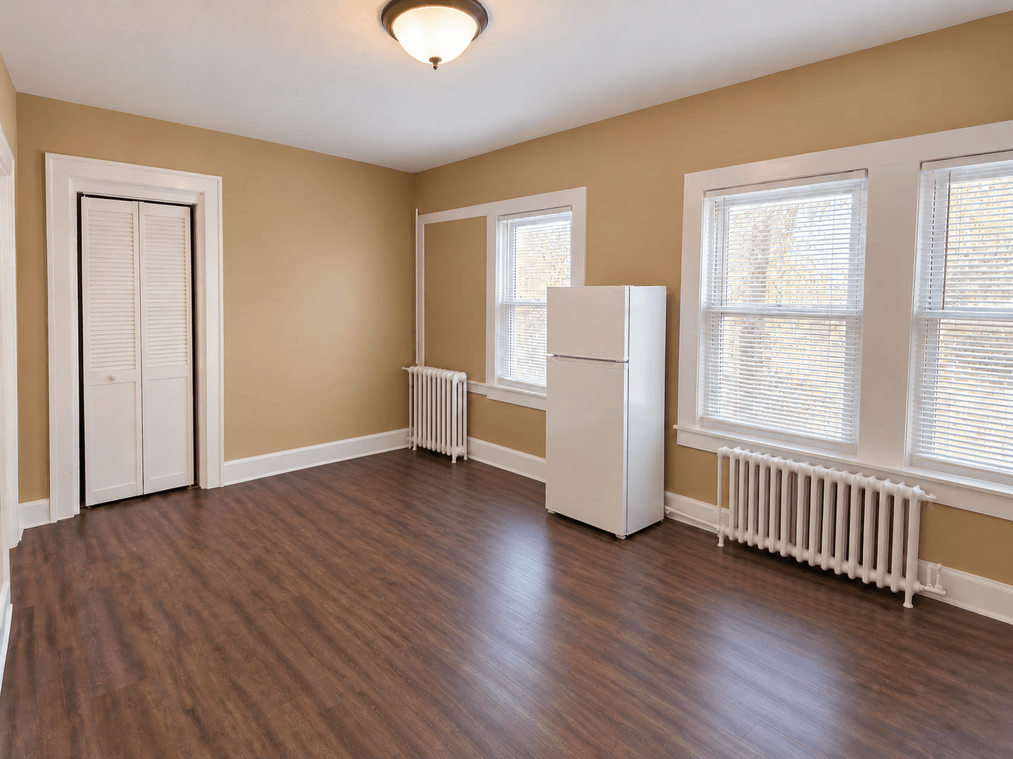 Saint Paul Apartment: 1332 Minnehaha Ave W