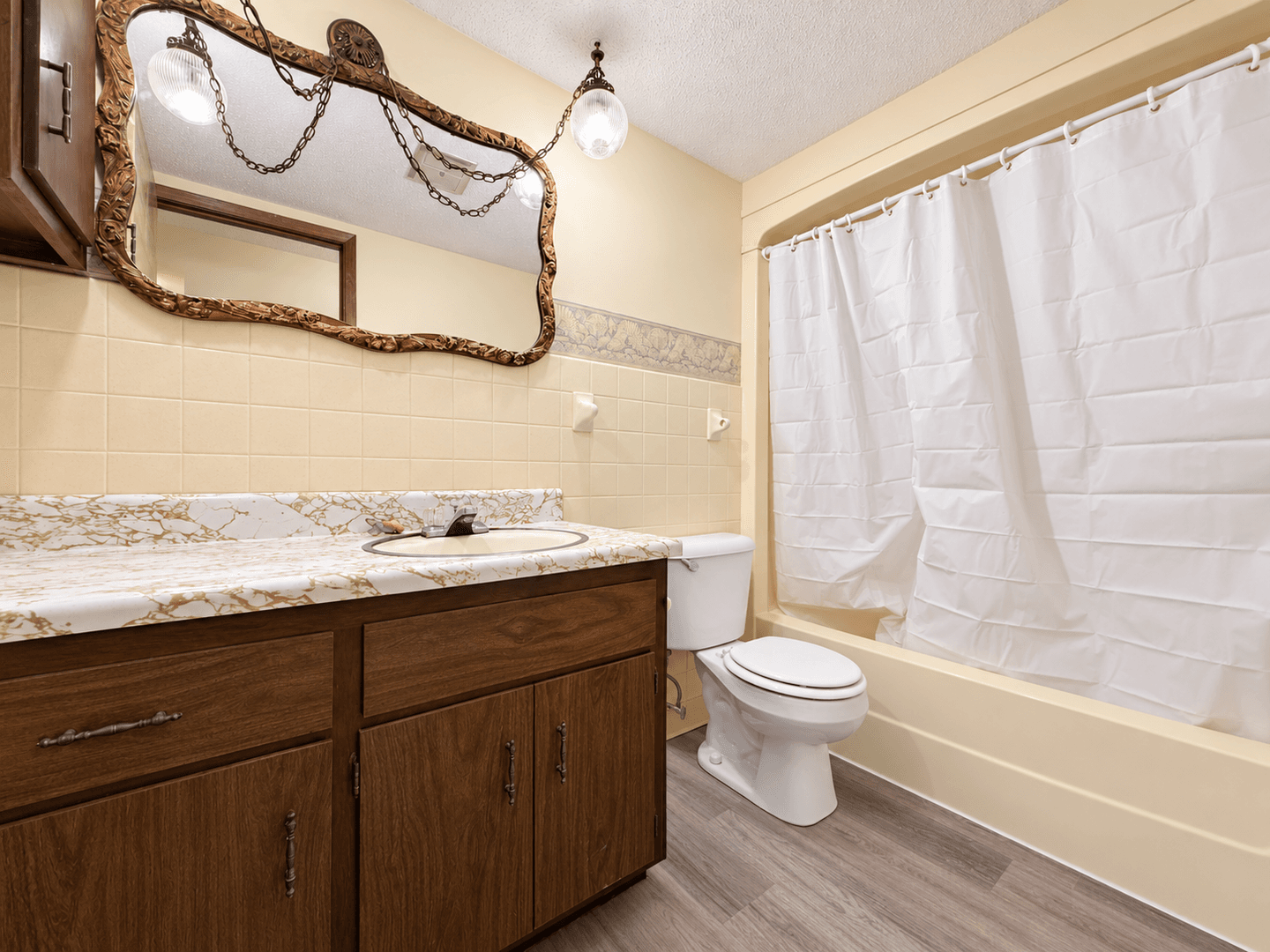 Willmar Apartment: 1116 2nd Street SE