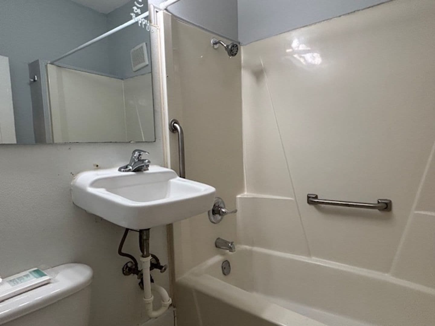 Saint Paul Apartment: 580 Thomas Ave W