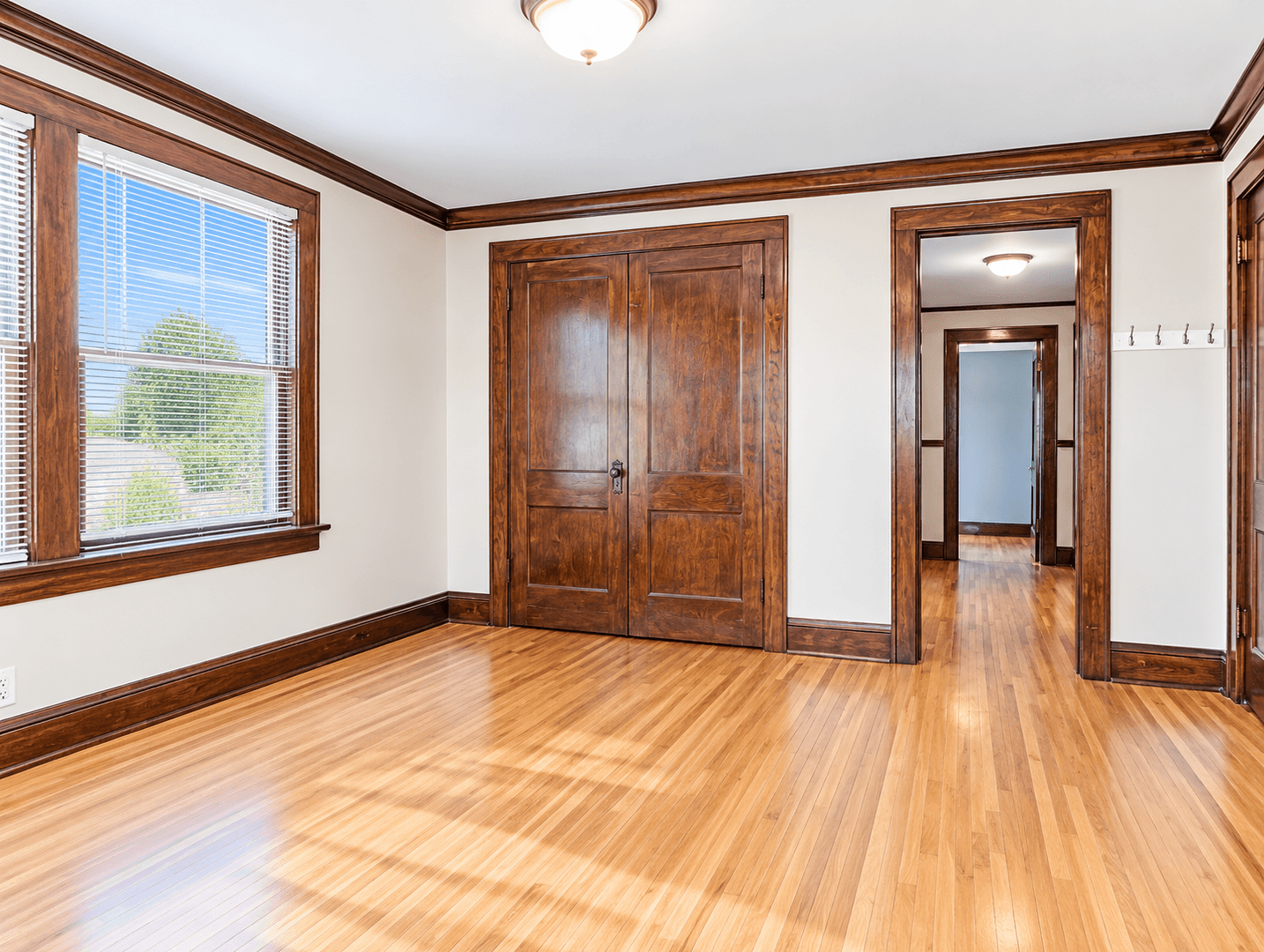 Saint Paul Apartment: 1091 Goodrich Ave