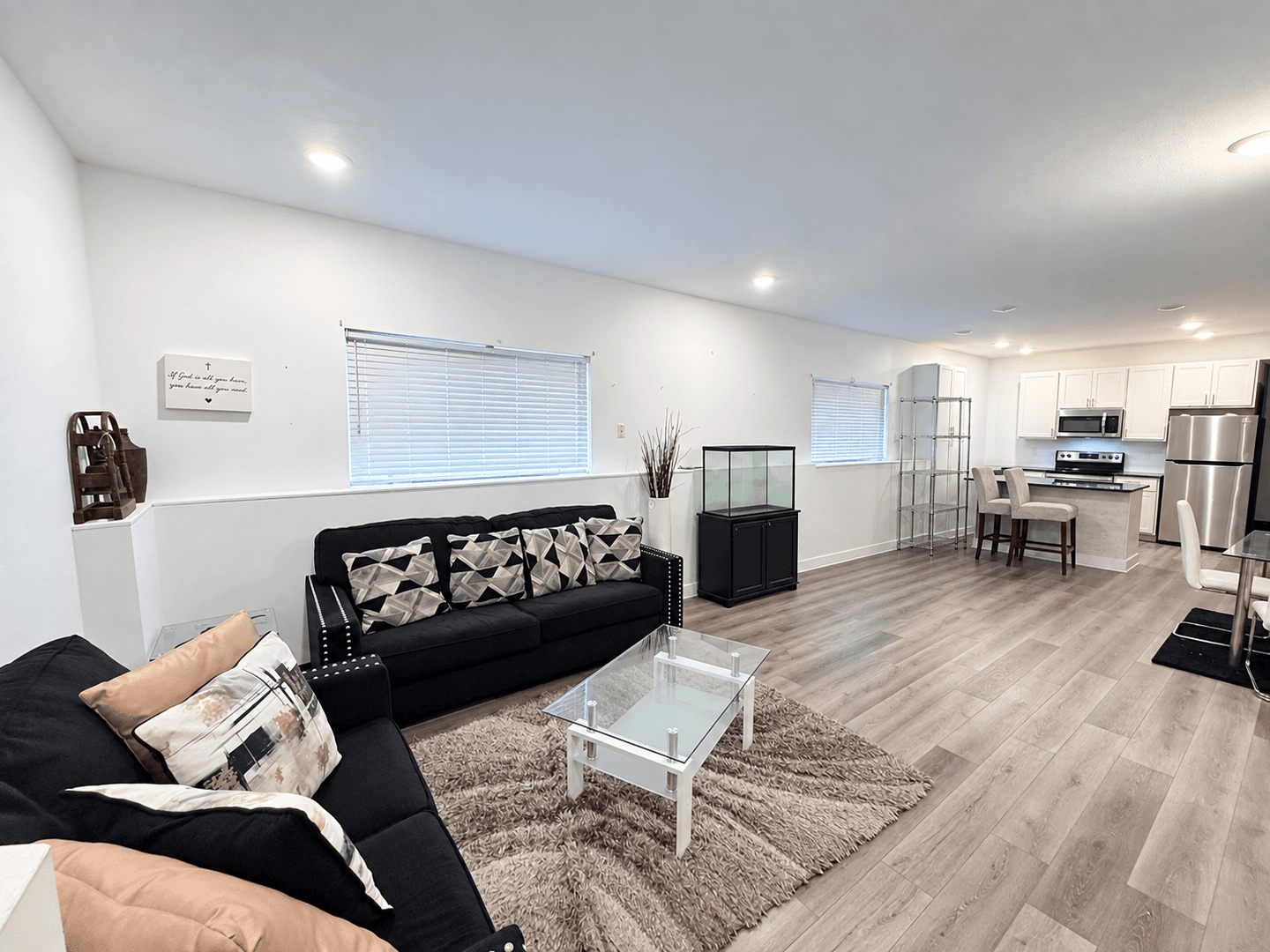 Saint Paul Apartment: 385 Clinton Ave