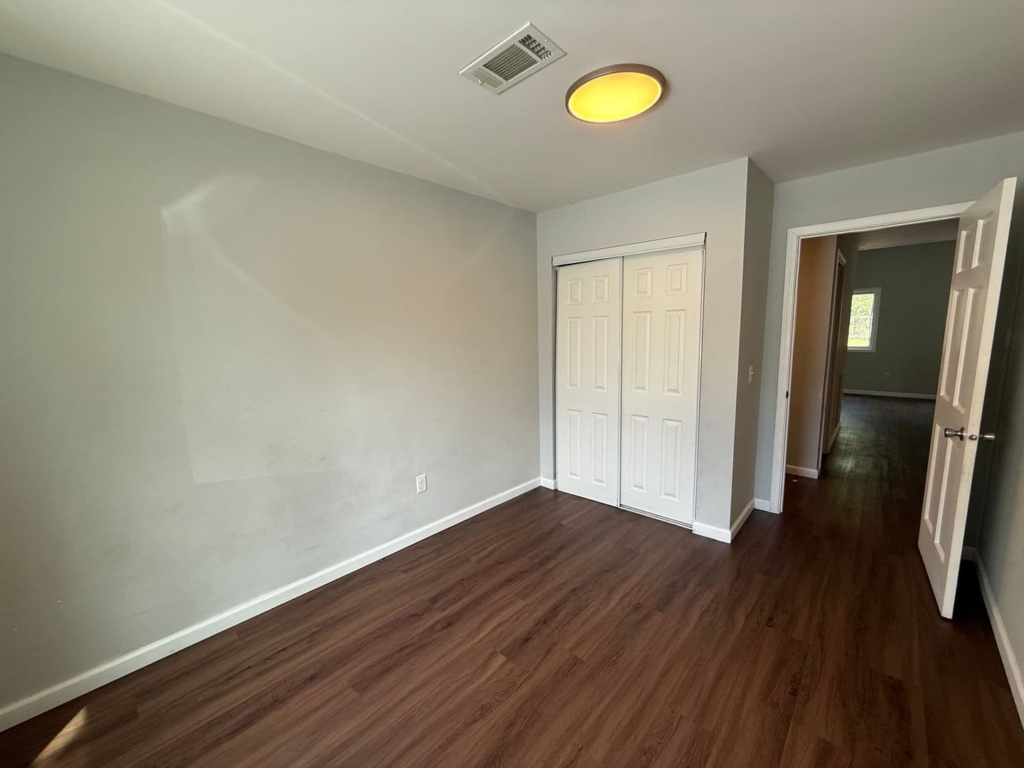 Saint Paul Apartment: 555-565 N Kent St
