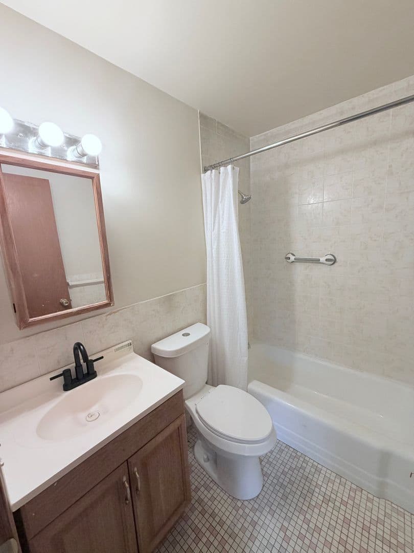Minneapolis Condo: 606 20th Ave NE