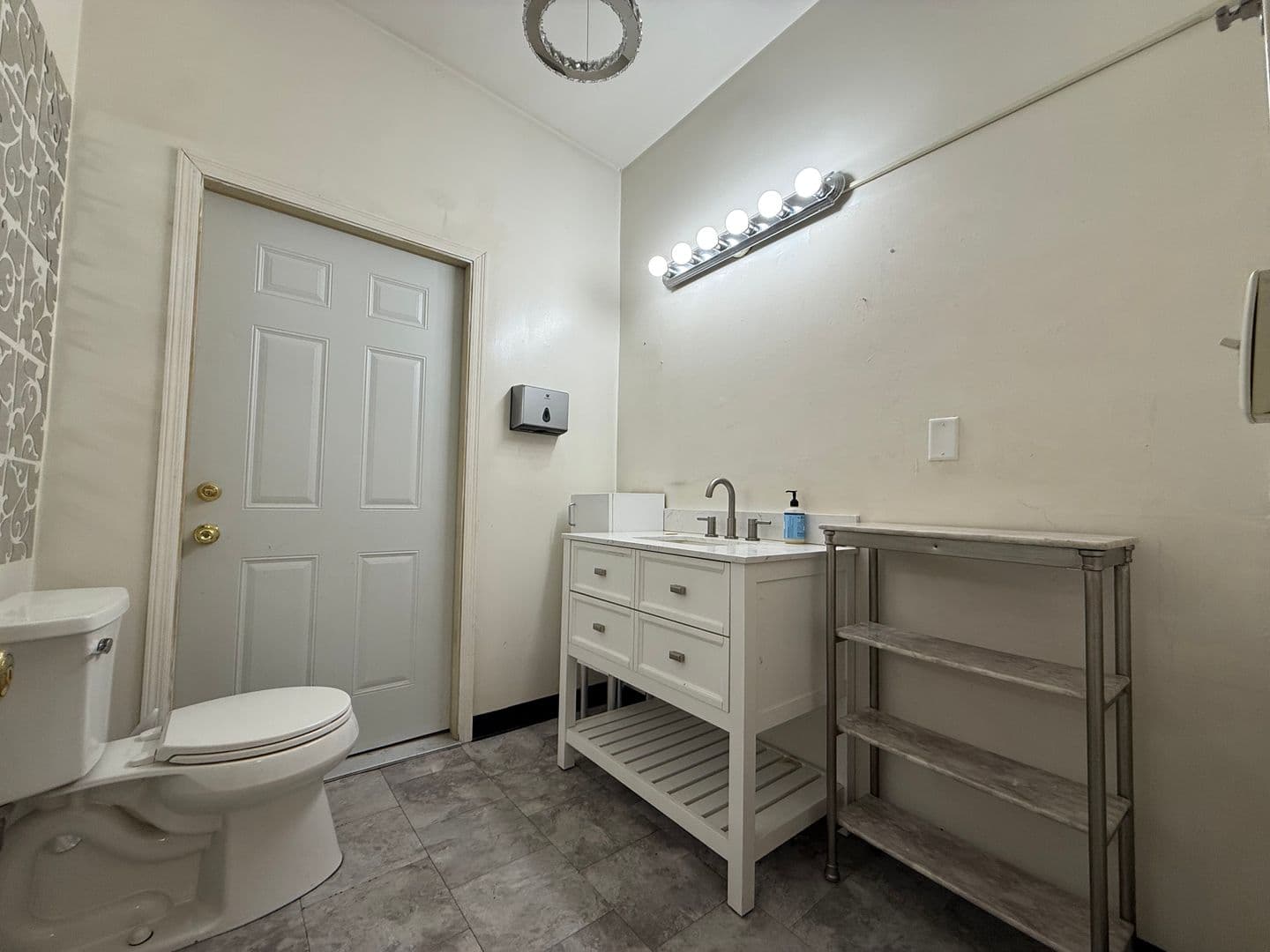 Minneapolis Apartment: 3962, 3964, 3966 Minnehaha Ave