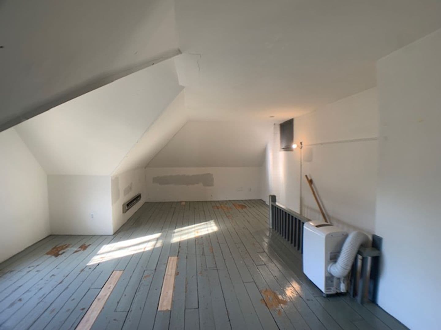 Saint Paul Apartment: 1607-1609 Van Buren Ave