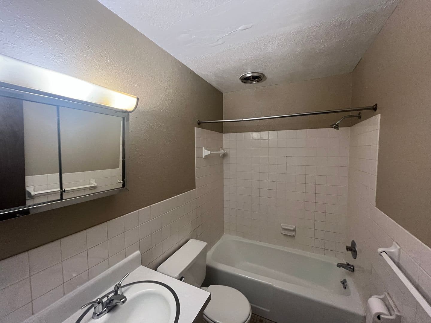 Saint Paul Apartment: 41 Arlington Ave West