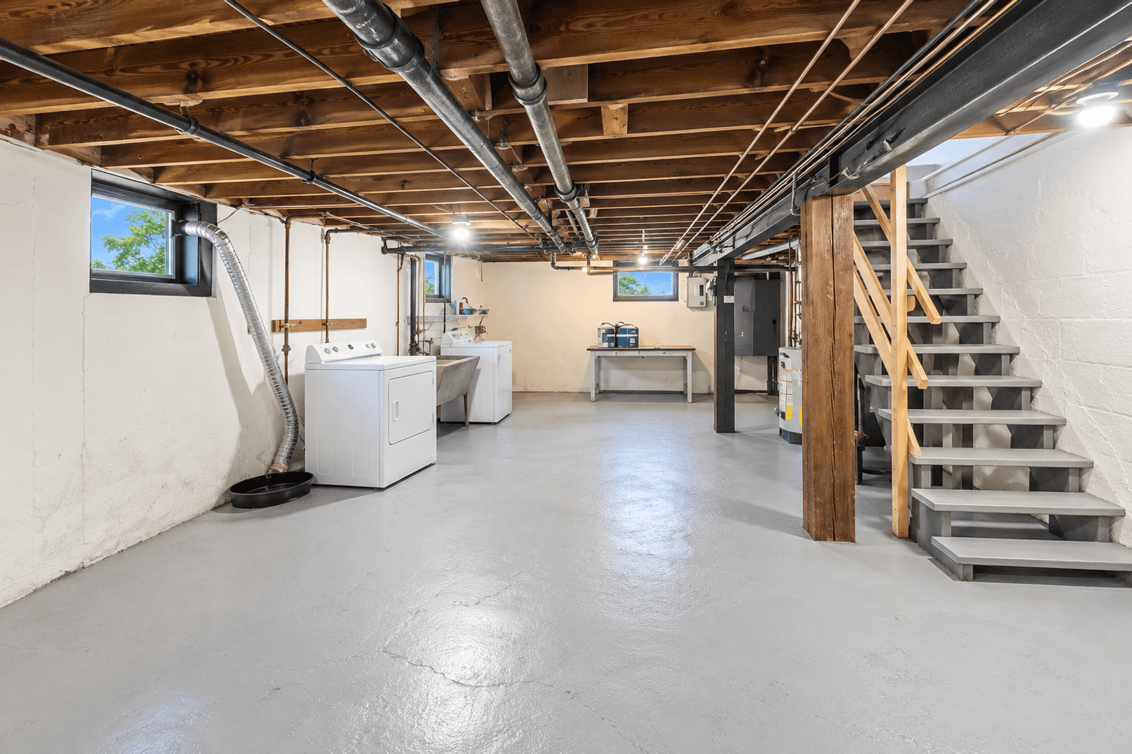 Saint Paul Apartment: 1607-1609 Van Buren Ave