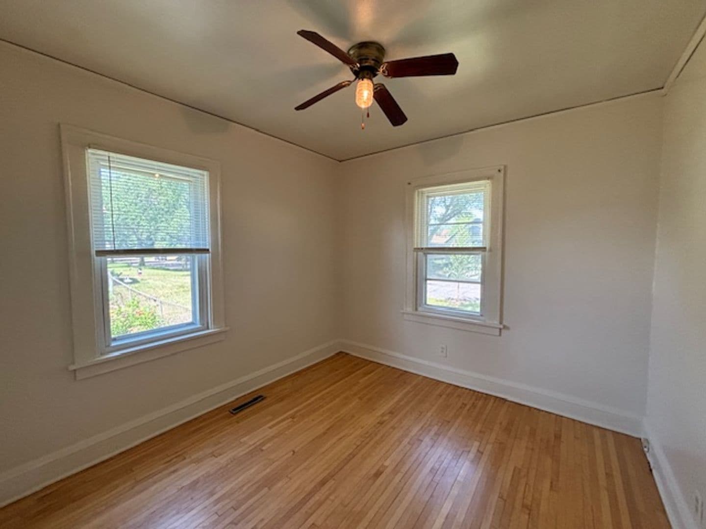 Saint Paul House: 988 Central Ave W