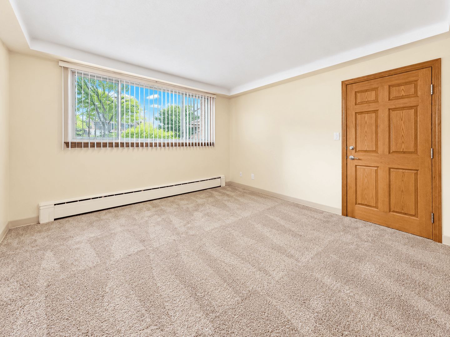 Saint Paul Apartment: 1897 Grand Ave
