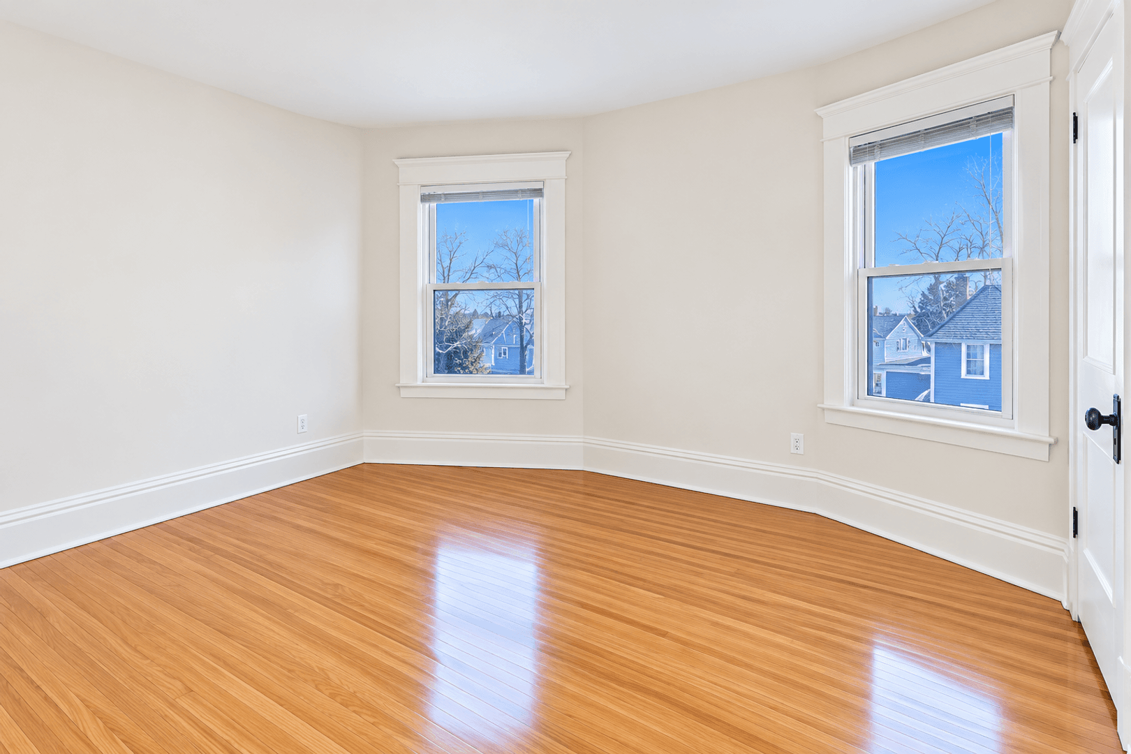 Saint Paul Apartment: 1607-1609 Van Buren Ave