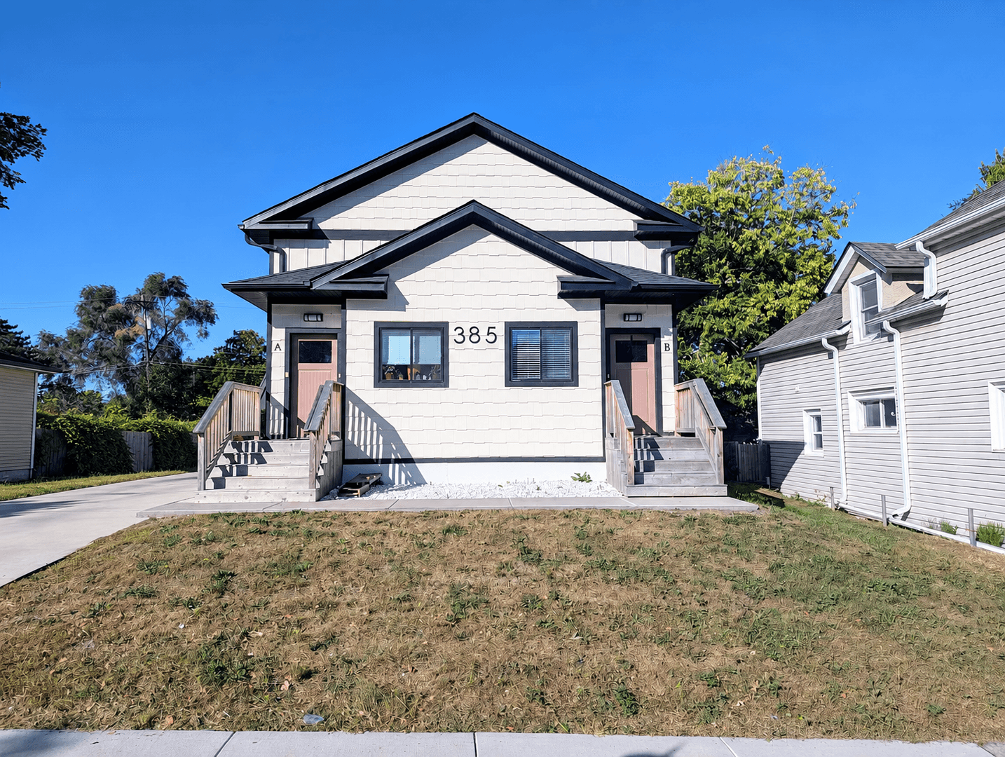 Saint Paul Apartment: 385 Clinton Ave