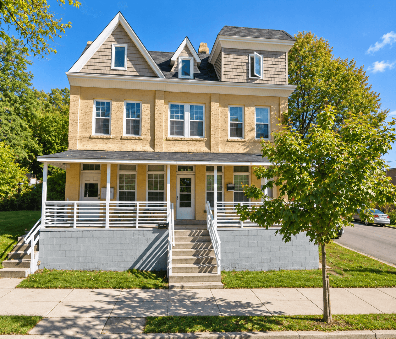 Saint Paul Apartment: 868-870 Westminster St