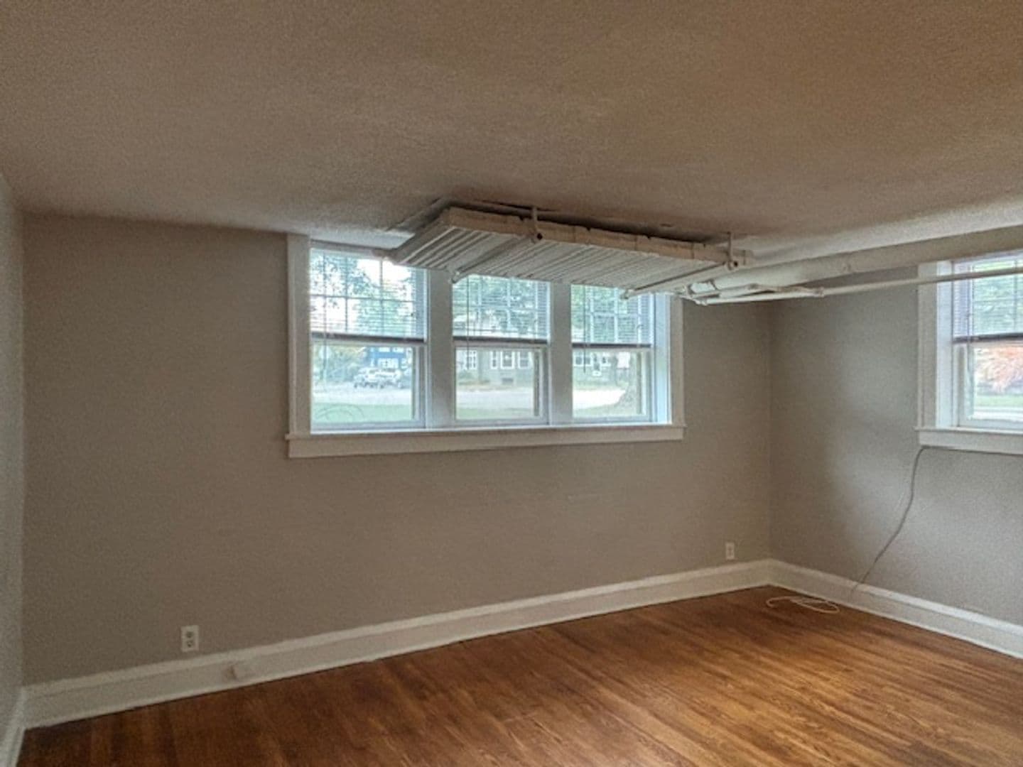 Saint Paul Apartment: 1670 Marshall Ave