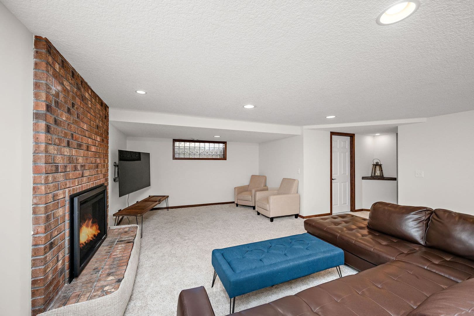 Lakeville House: 16425 Kingswood Ct
