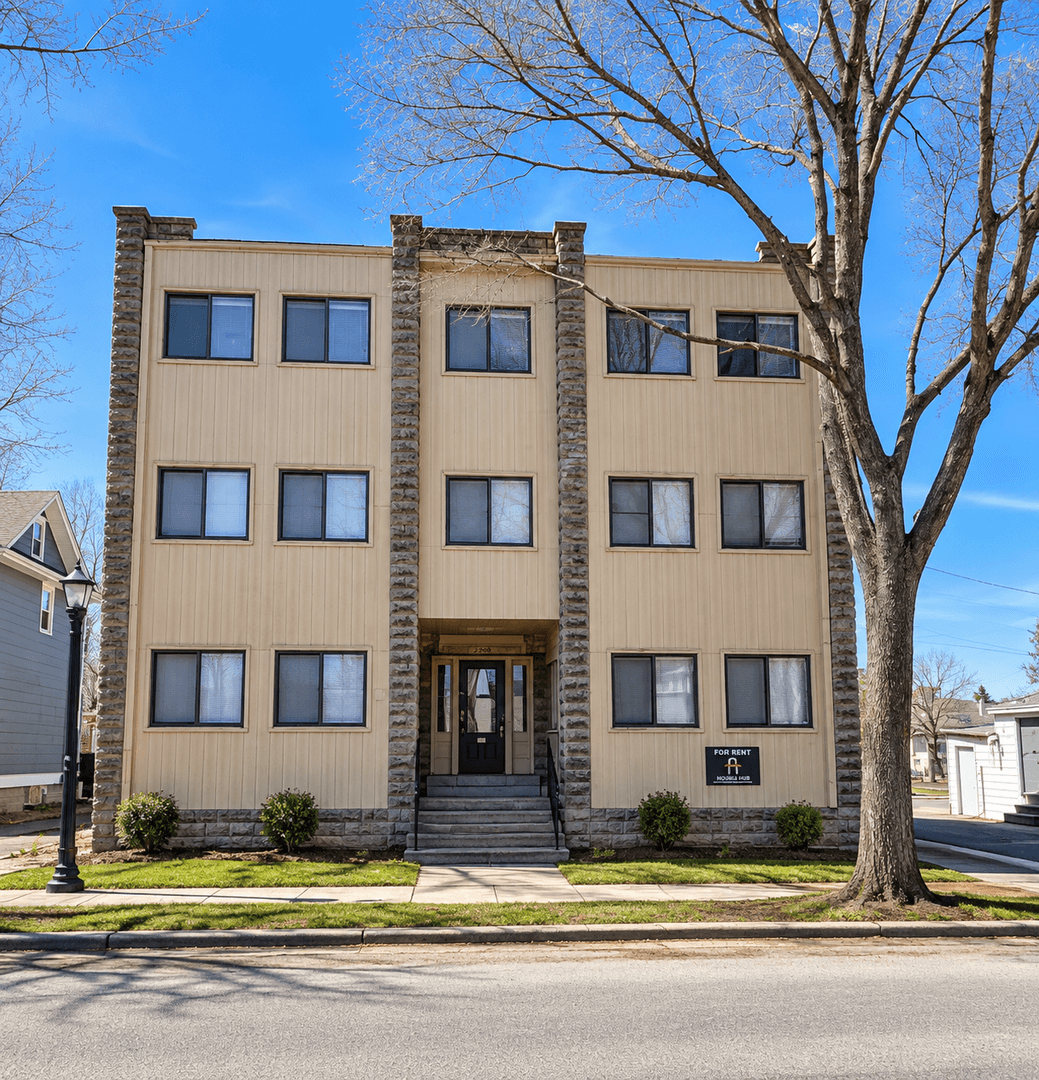 Saint Paul Apartment: 467 Herschel St.
