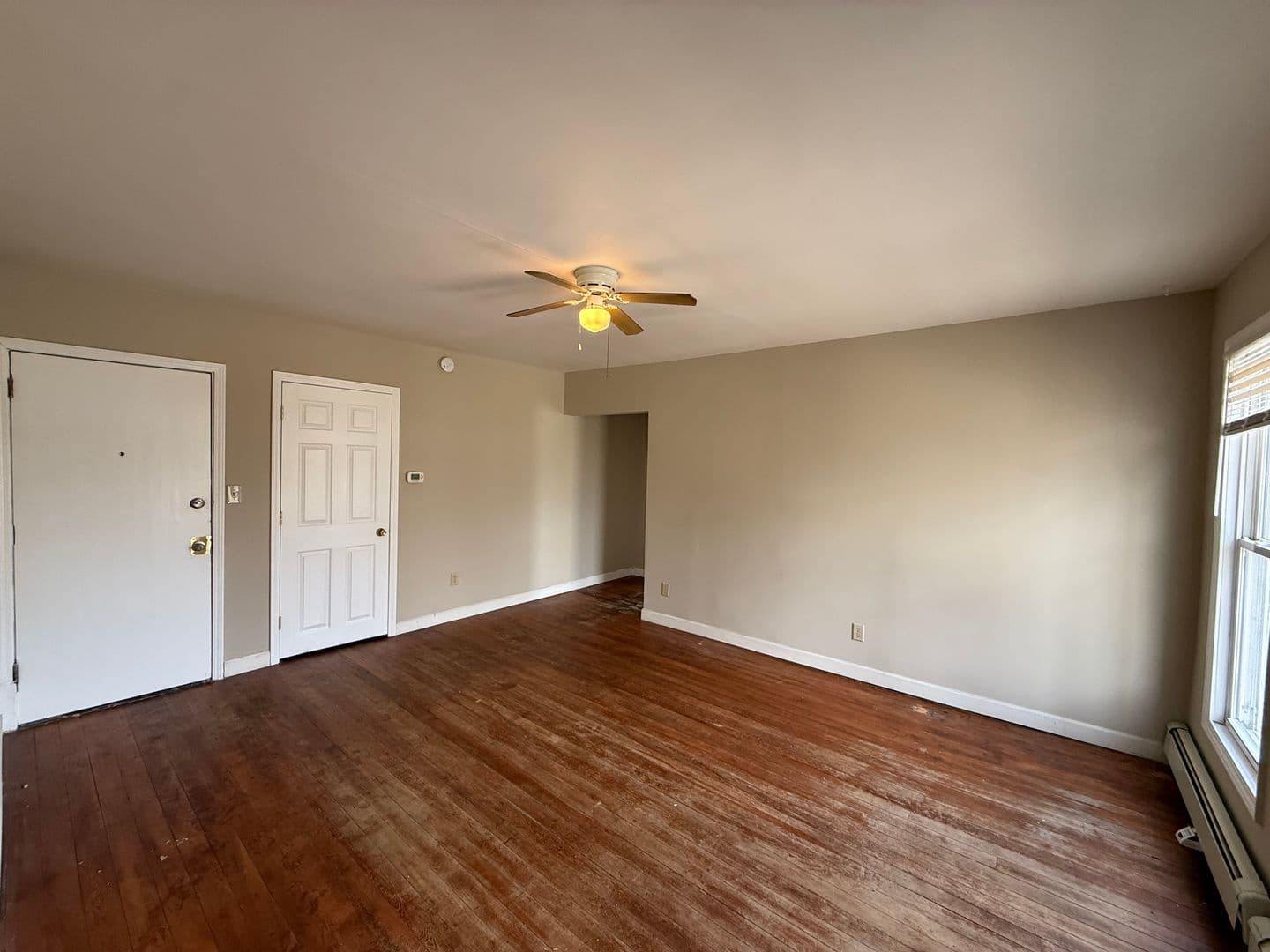 Saint Paul Apartment: 562 Edmund Ave W