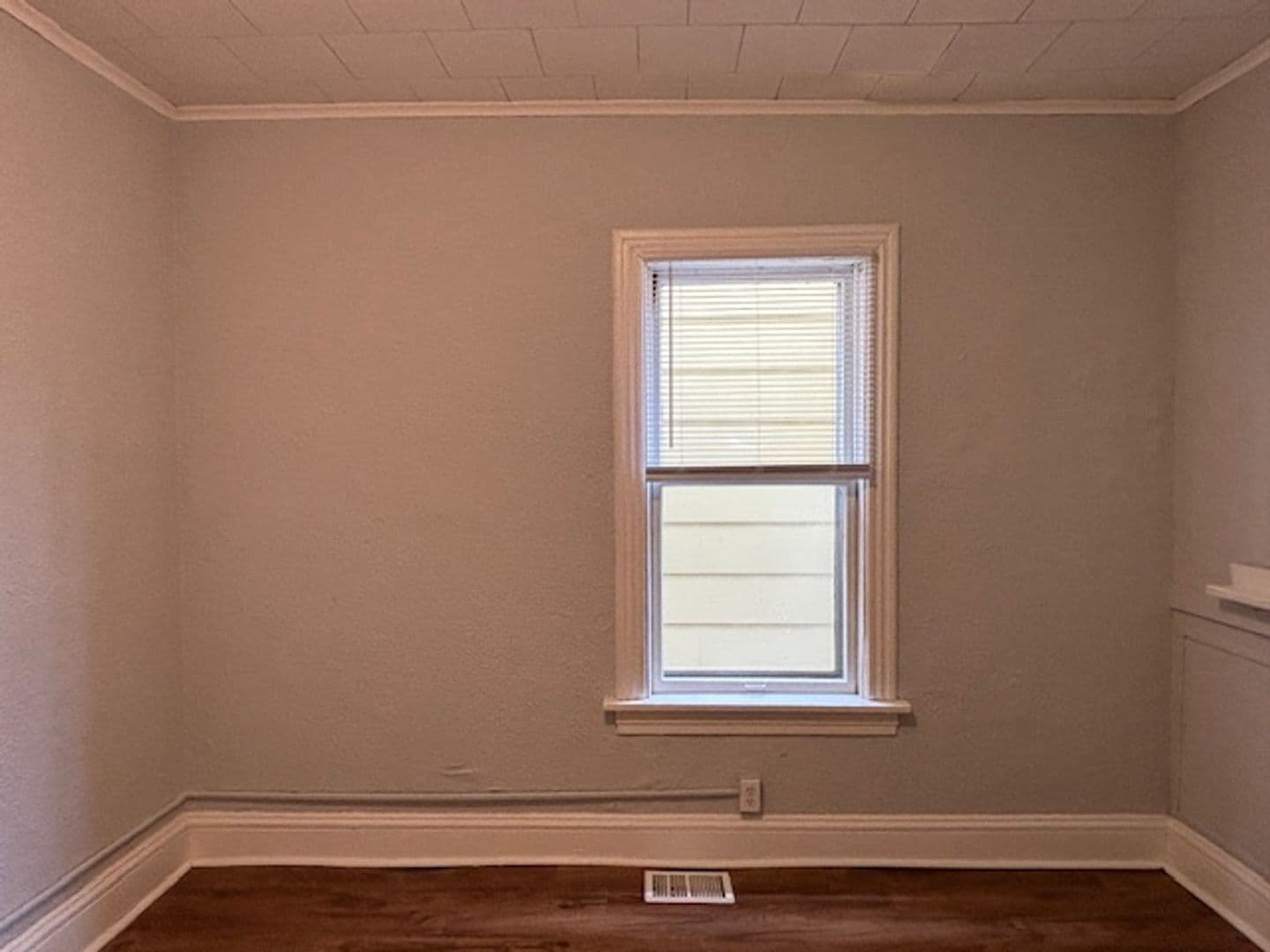 Saint Paul Apartment: 580 Thomas Ave W