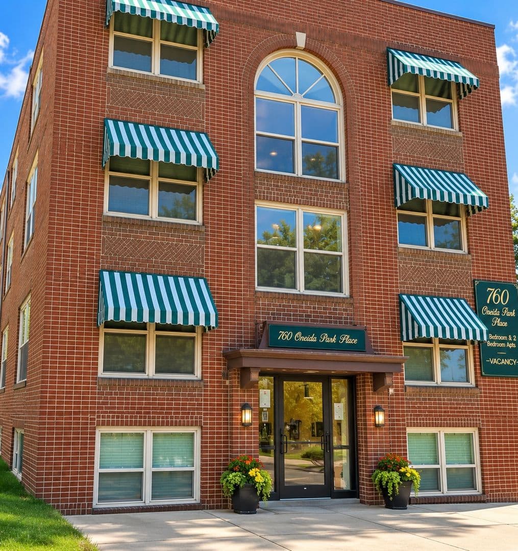 Saint Paul Apartment: 760 Mount Curve Blvd