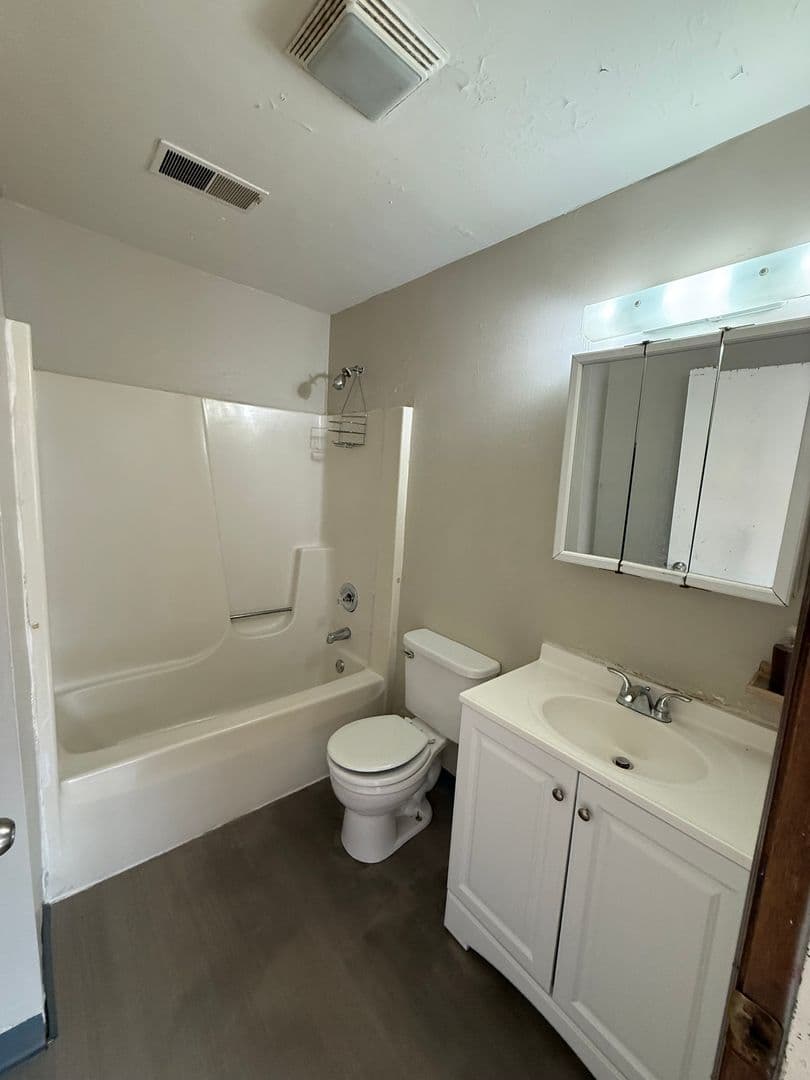 Saint Paul Apartment: 555-565 N Kent St