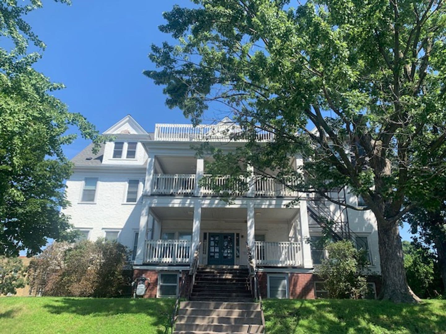 Saint Paul Apartment: 1635 Sherburne Ave
