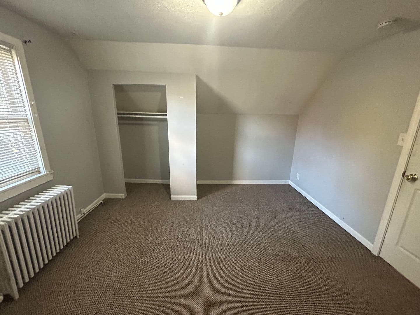 South Saint Paul Apartment: 239 Park St W