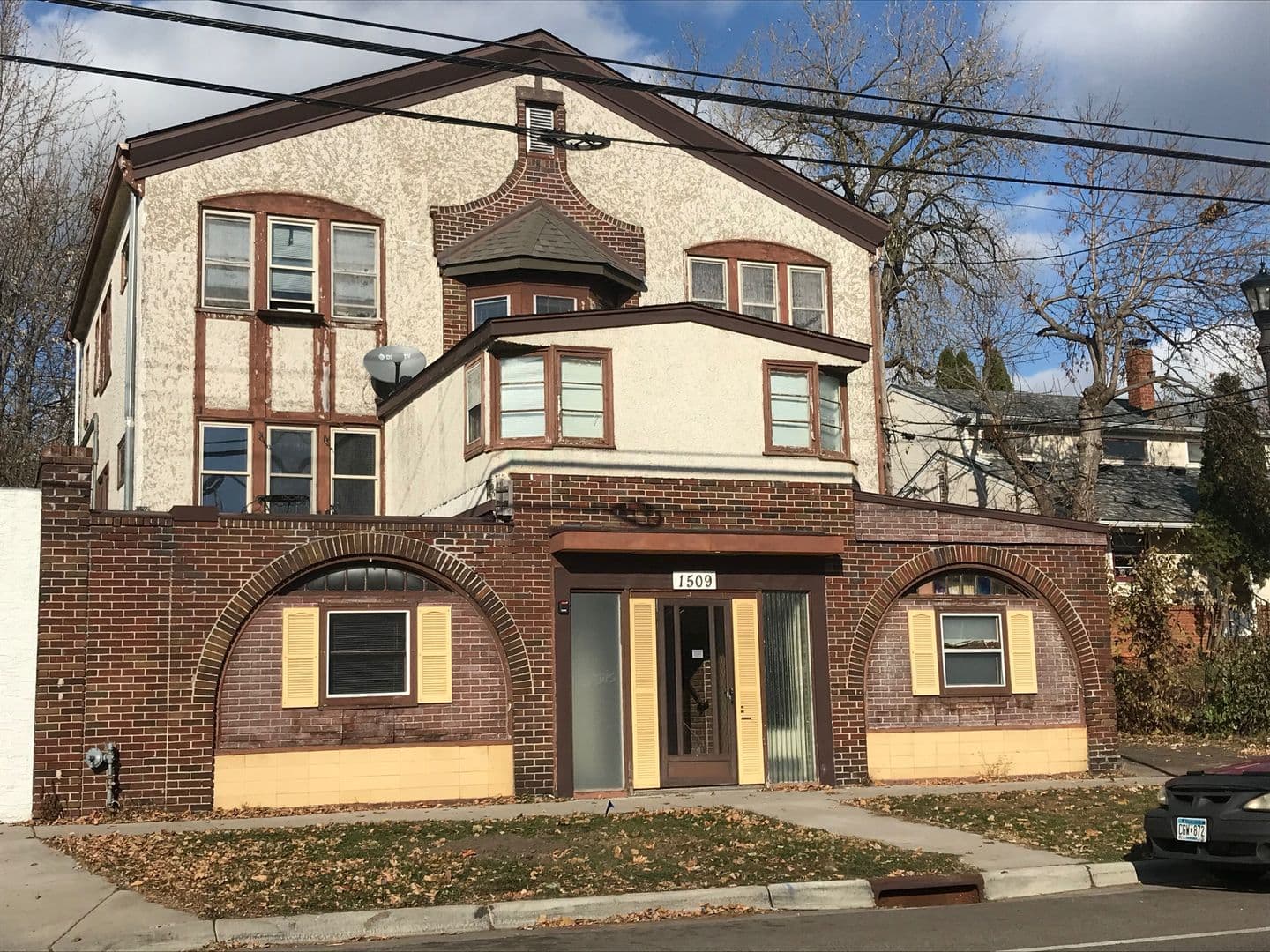 Saint Paul Apartment: 1509 Randolph Ave