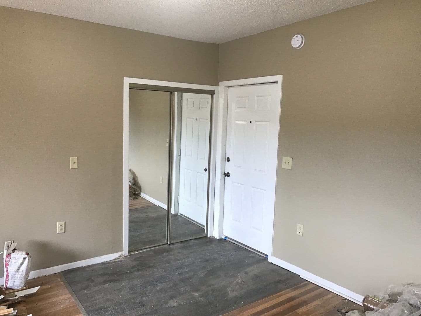 Saint Paul Apartment: 217-219 Bates Ave