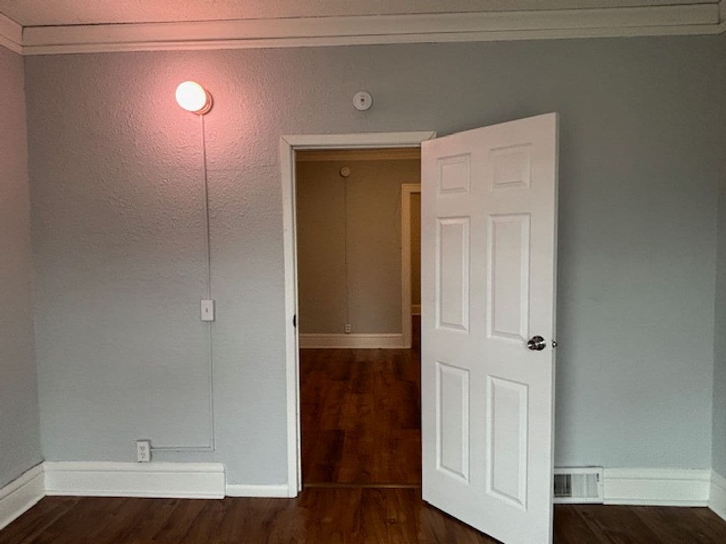 Saint Paul Apartment: 580 Thomas Ave W