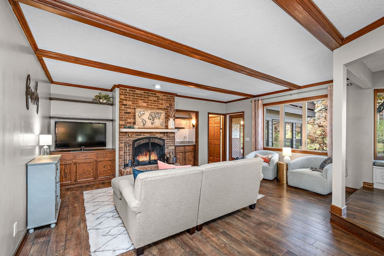 Lakeville House: 16425 Kingswood Ct