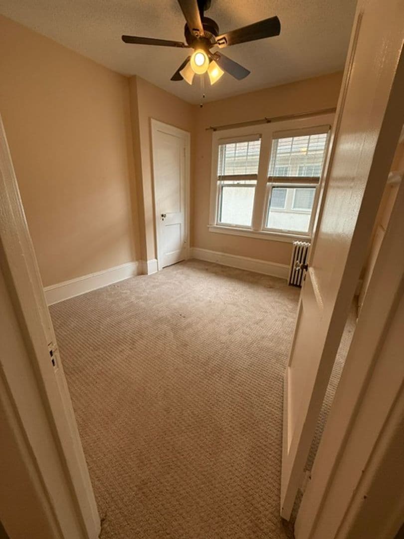 Saint Paul Apartment: 1135-1137 Goodrich Ave