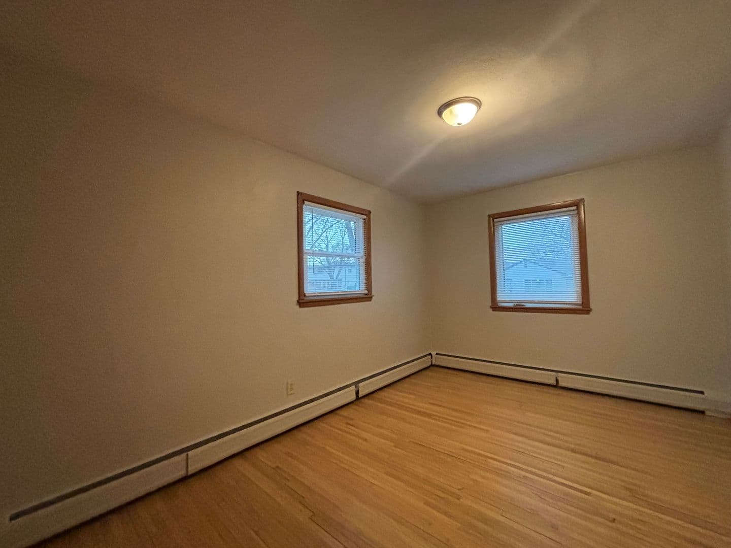 Saint Paul Apartment: 984 Van Buren Ave