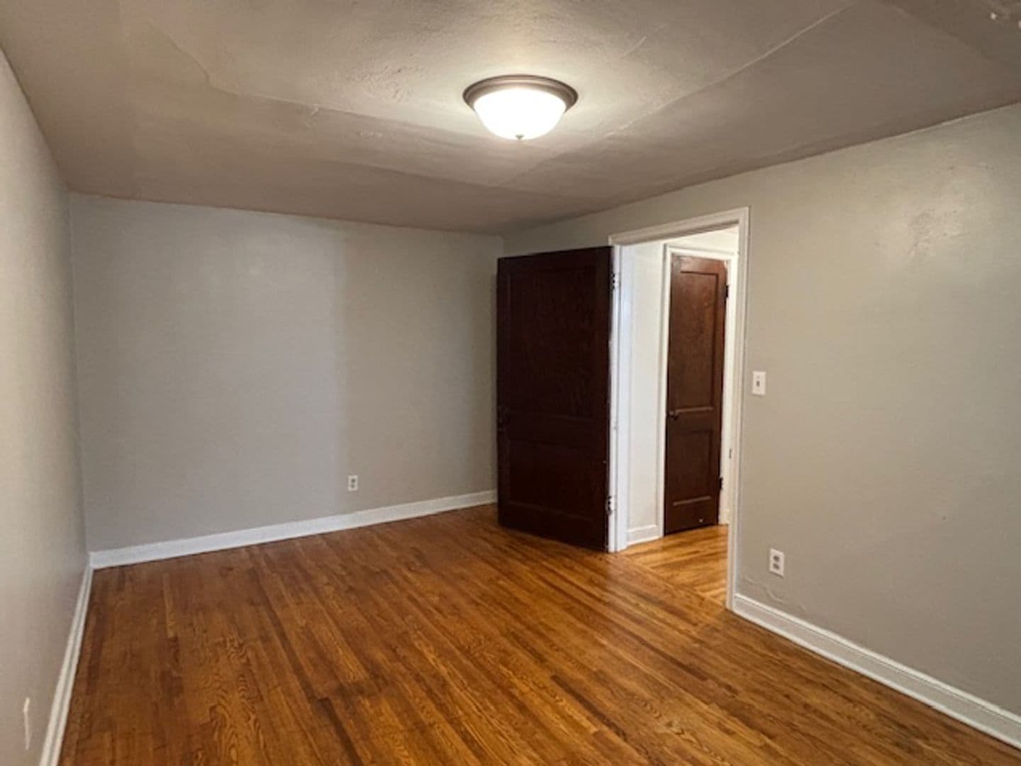 Saint Paul Apartment: 1670 Marshall Ave