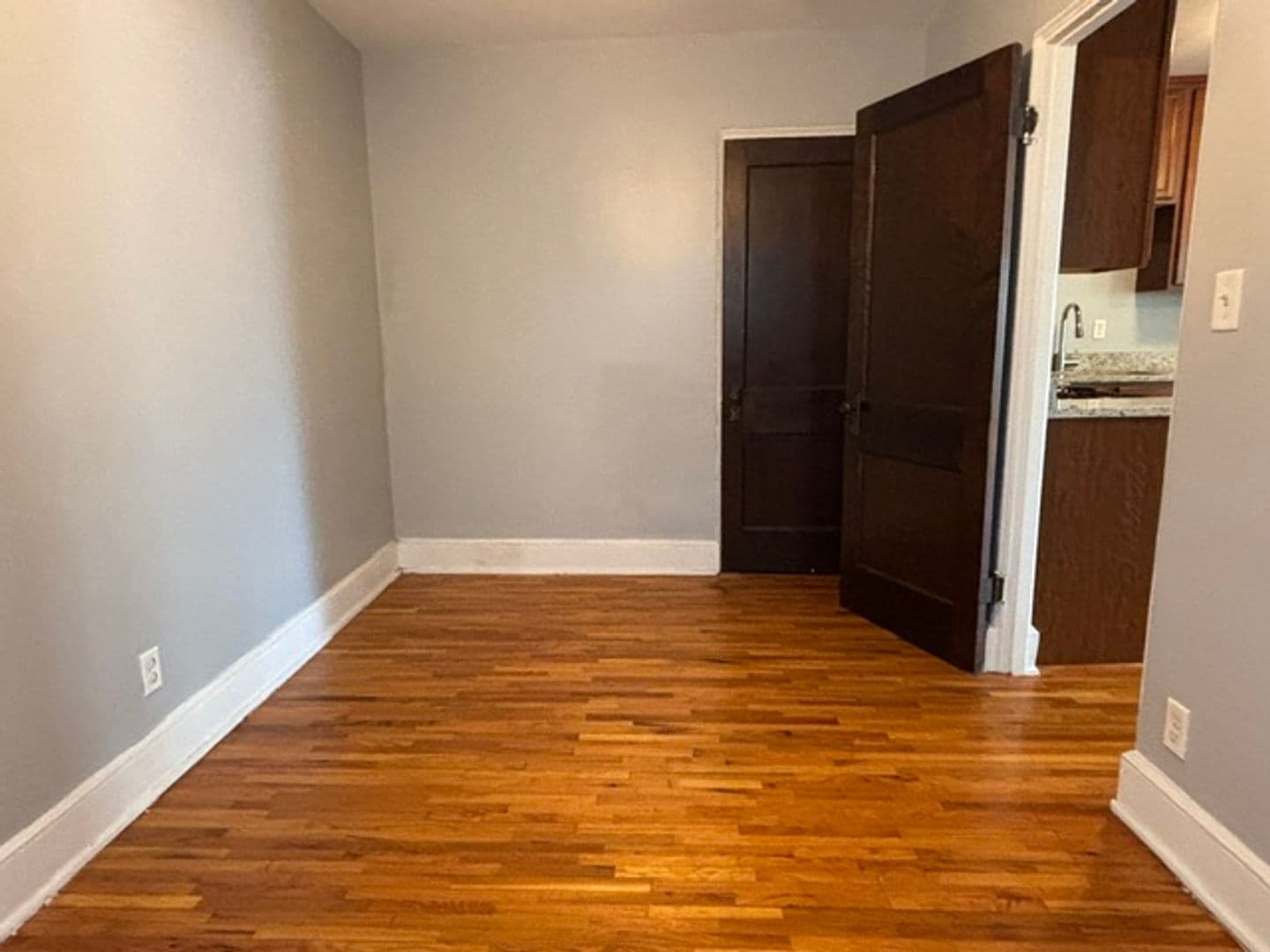 Saint Paul Apartment: 1967 Grand Ave