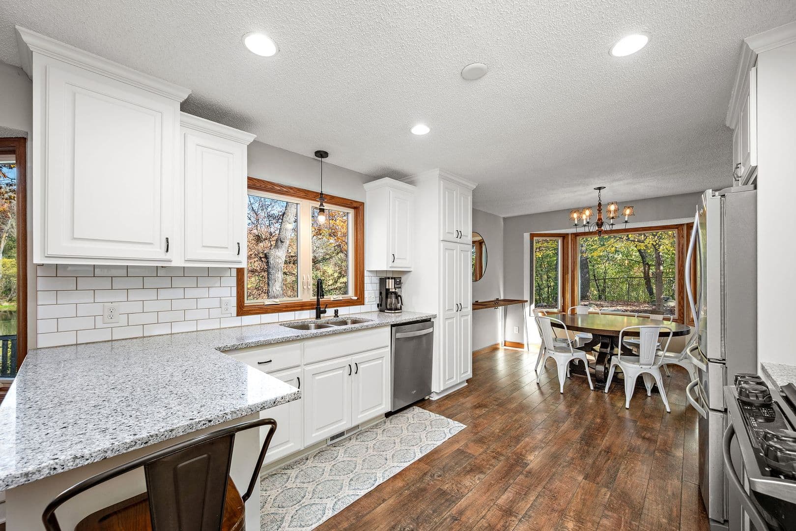 Lakeville House: 16425 Kingswood Ct