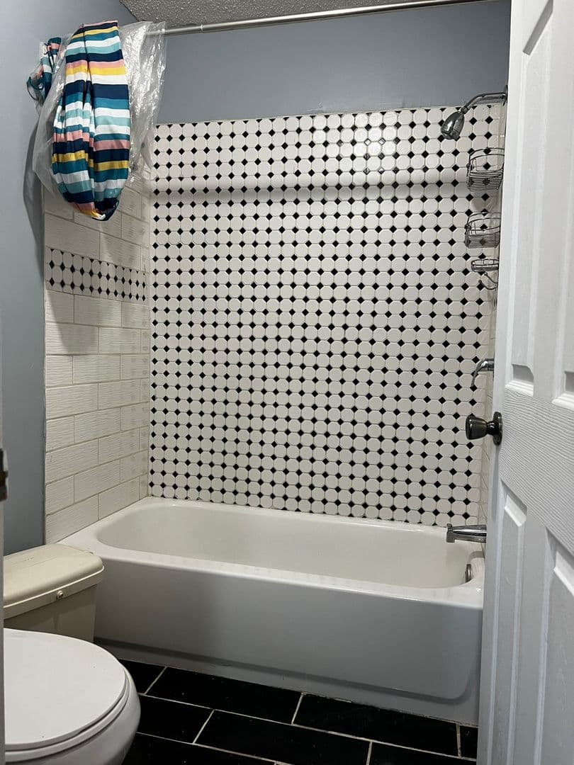 Saint Paul Apartment: 600 Grotto St N