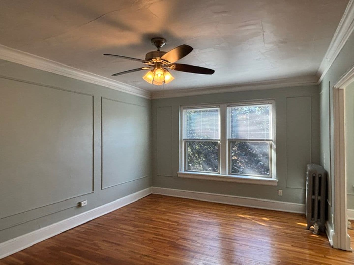 Saint Paul Apartment: 1967 Grand Ave