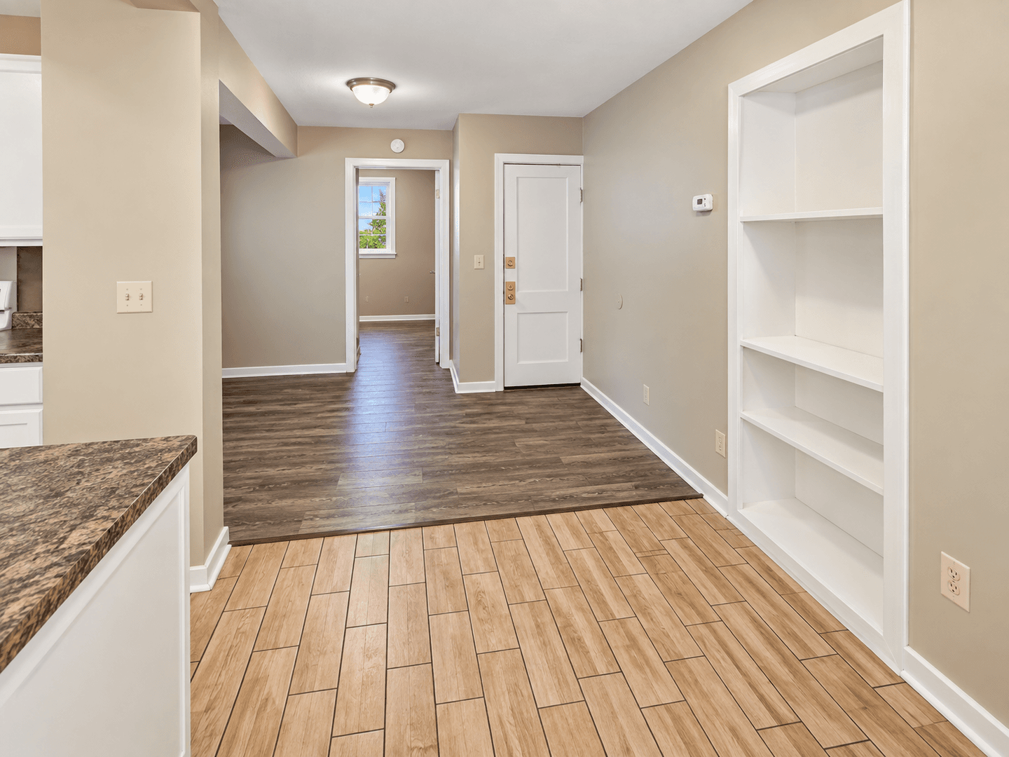 Saint Paul Apartment: 1530 Concordia Ave