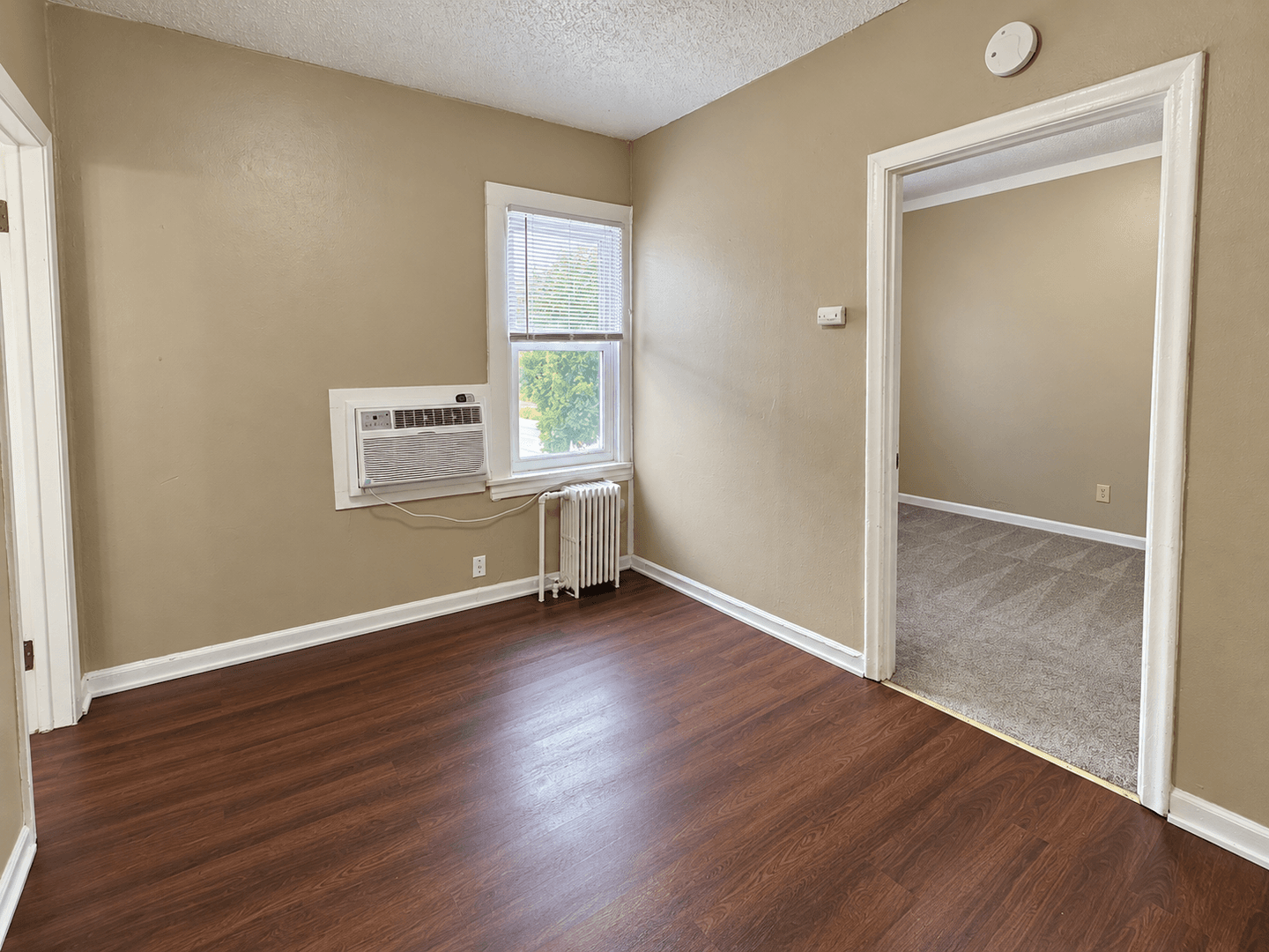 Saint Paul Apartment: 1332 Minnehaha Ave W