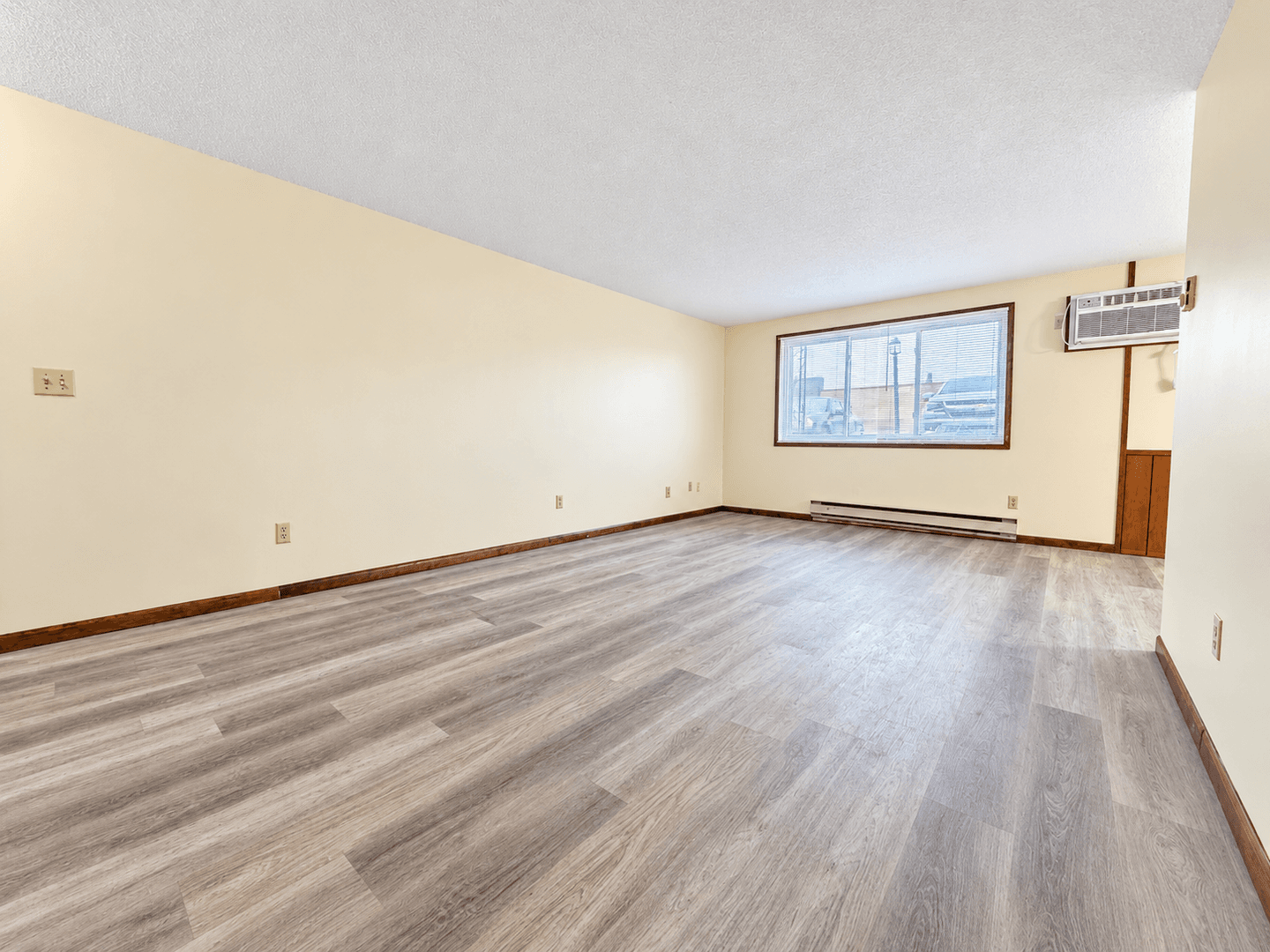 Willmar Apartment: 1116 2nd Street SE