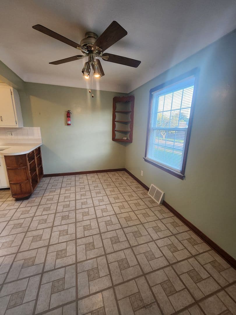 Parma House: 5618 Sunderland Dr