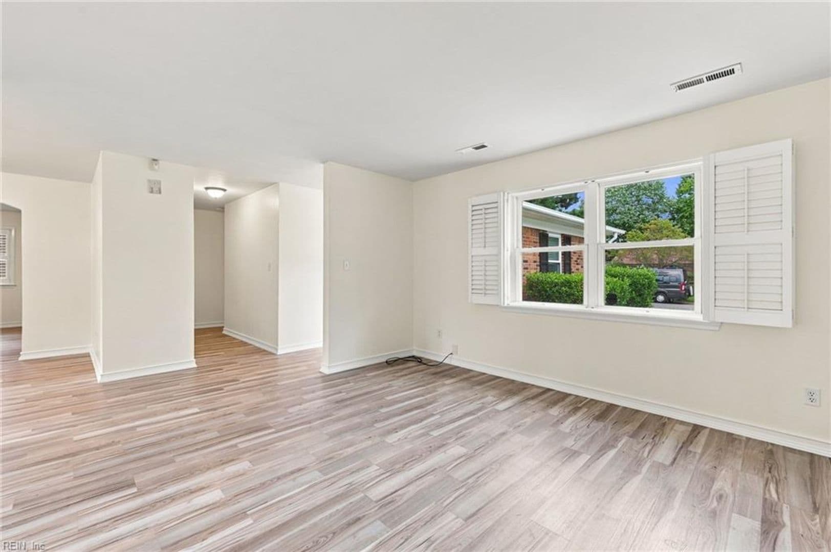 Virginia Beach House: 401 Moorland Drive