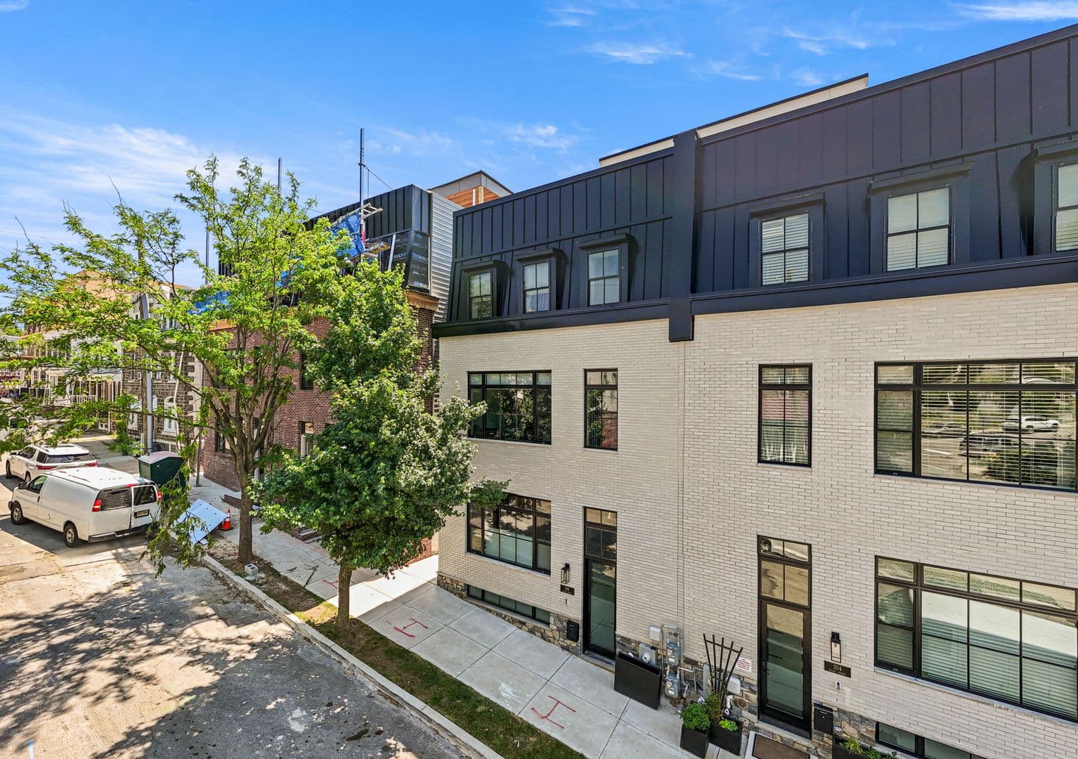Philadelphia House: 206 Kalos Street
