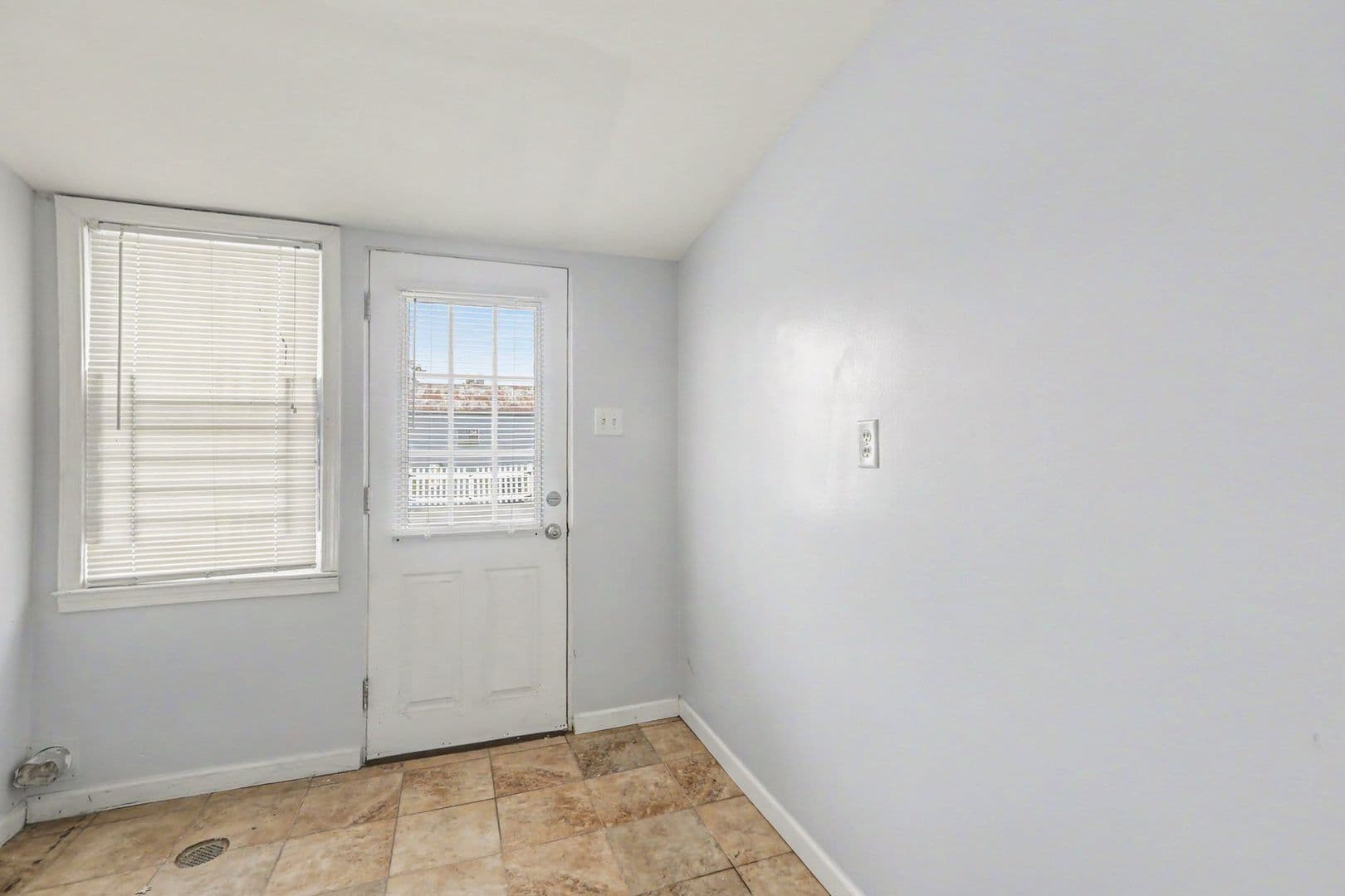 Harrisburg House: 2105 Greenwood St