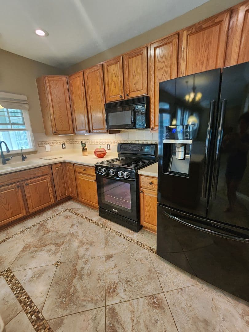Avon House: 3288 Beech Lane