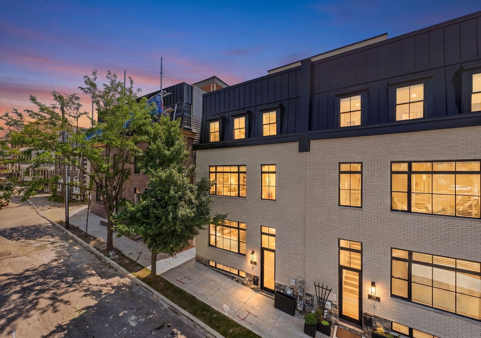Philadelphia House: 206 Kalos Street