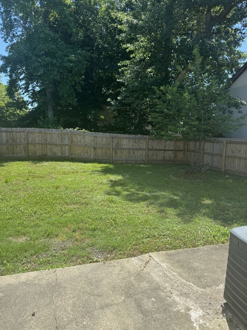 Williamsburg House: 1505 Ernestine Avenue
