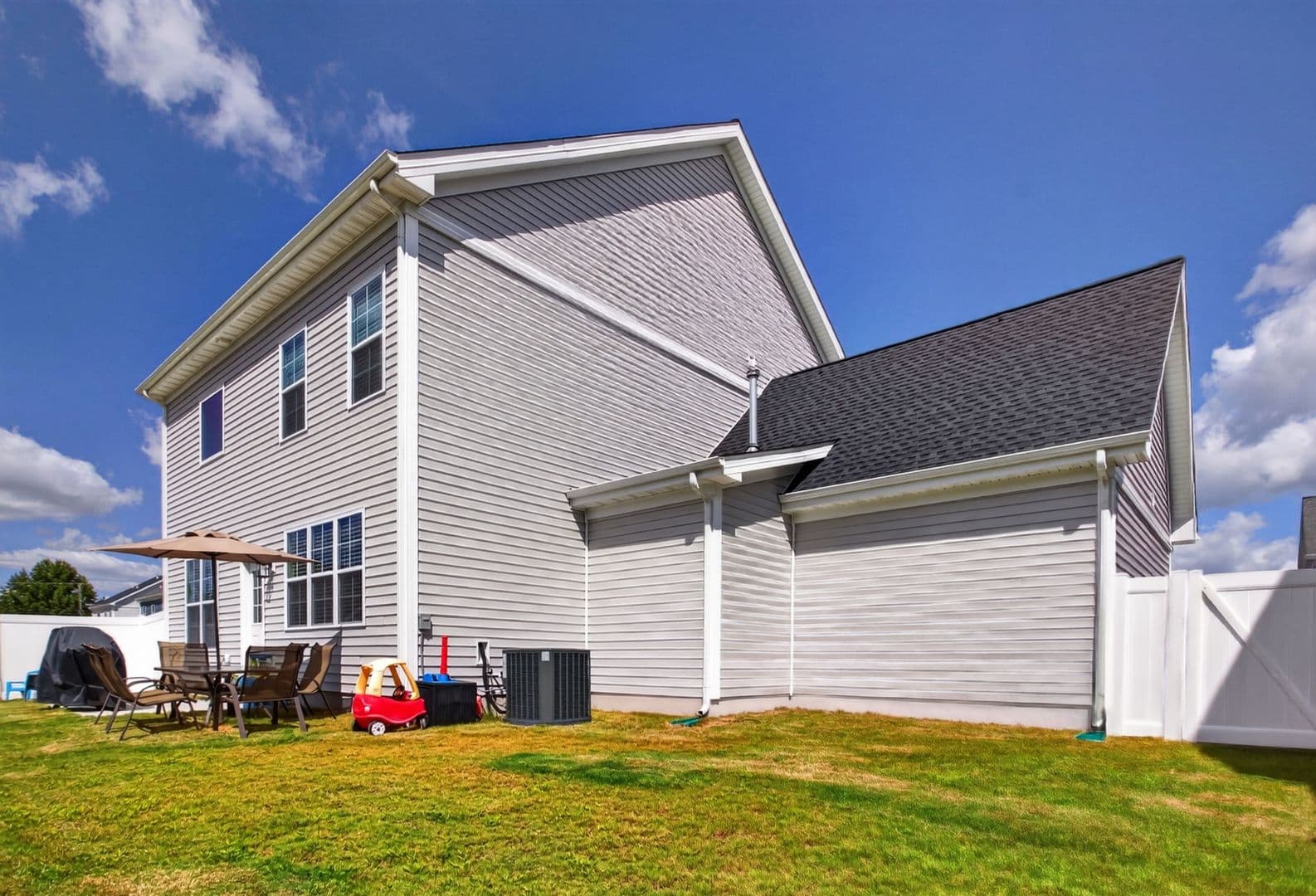 Chesapeake House: 913 Brenner