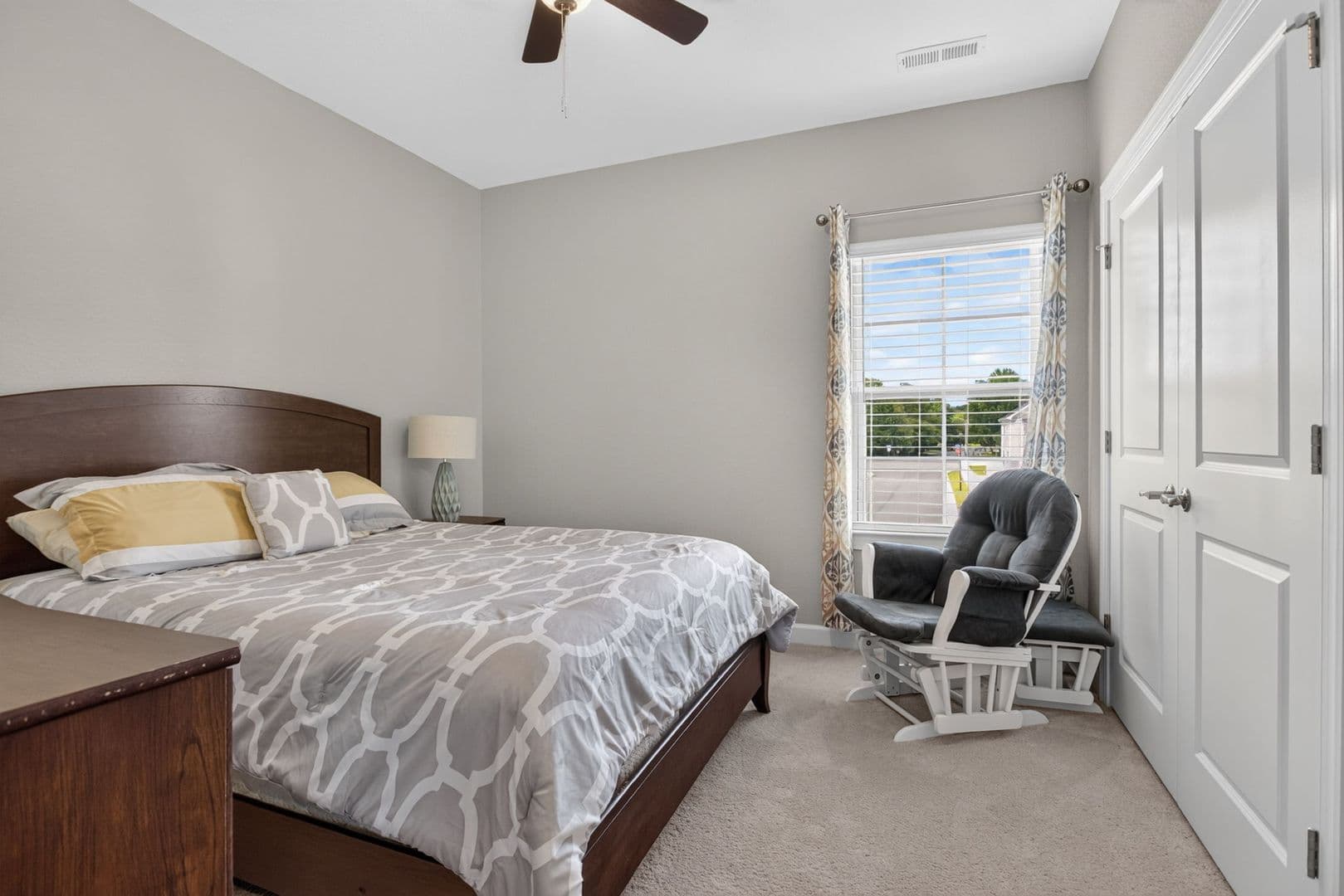 Chesapeake House: 913 Brenner