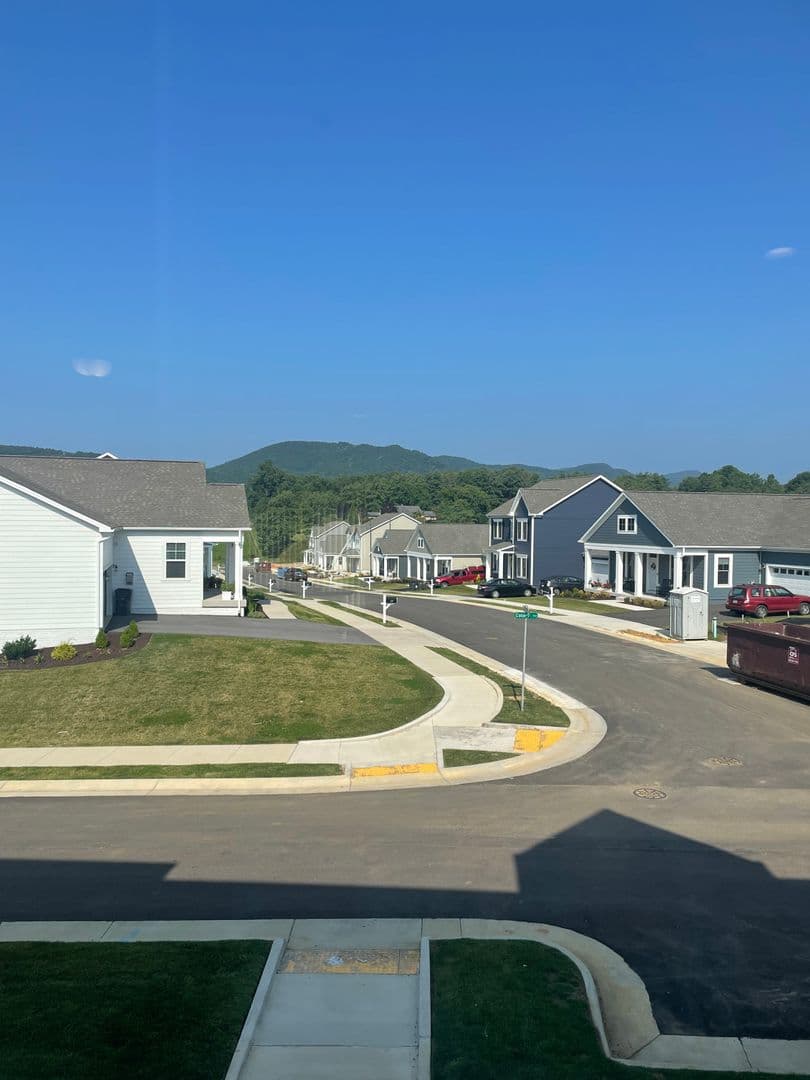 Daleville House: 128 Colony Avenue