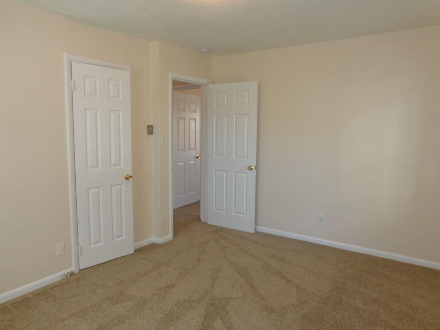 Virginia Beach Apartment: 4626 Coronet Avenue
